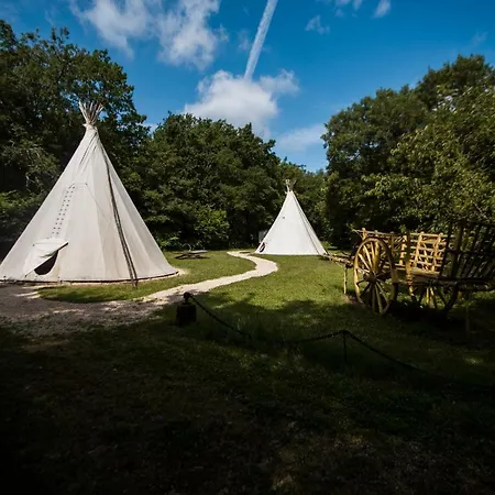 Tipi Au Logis De L'espoir Luxury tent Jauldes
